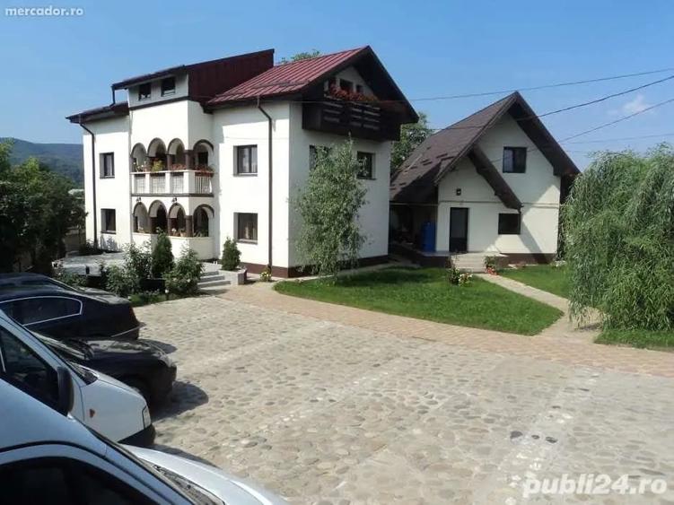 Casă cu 2 camere cu Teren 2800 Mp în Central