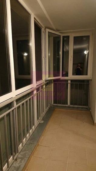 Apartament cu 4 camere decomandat, mobilat în Decebal