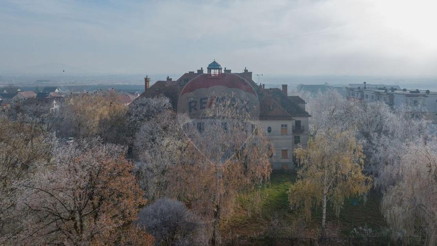 Casă cu 16 camere cu Teren 5861 Mp în Bod