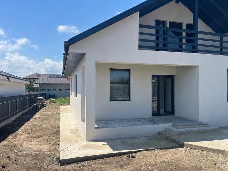 Casă cu Teren 750 Mp în Șendreni