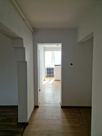 Apartament cu 2 camere decomandat în Petros