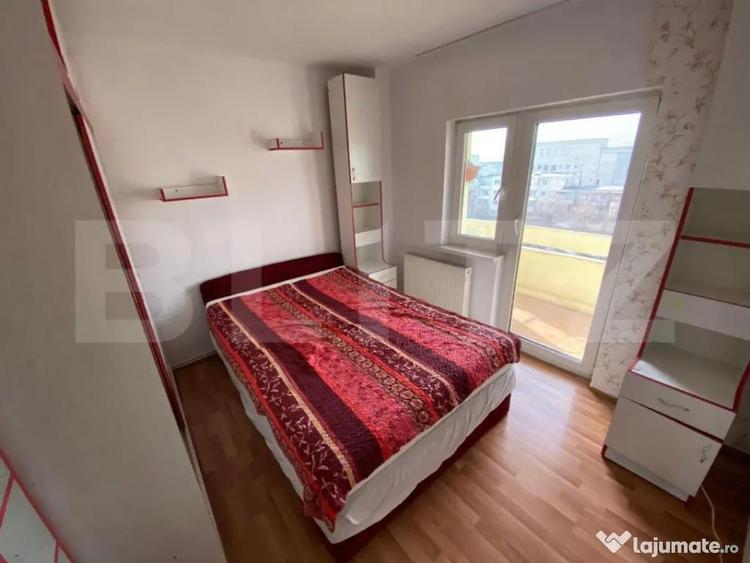 Apartament cu 3 camere semidecomandat în Gojdu