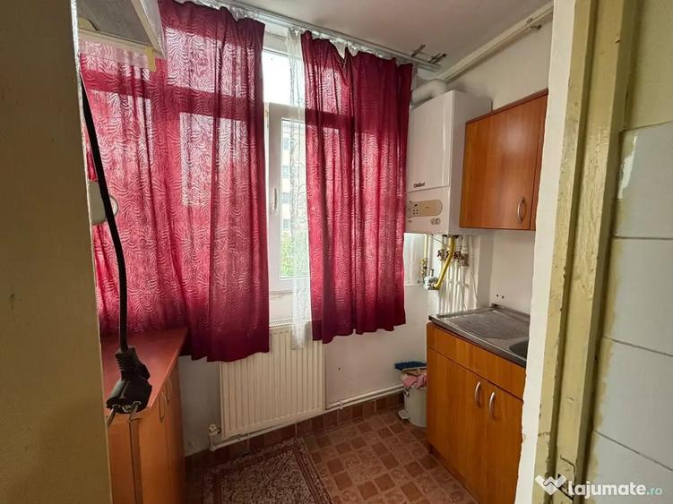Apartament cu 2 camere decomandat în 1 Mai