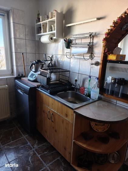 Apartament cu 3 camere decomandat în Astra