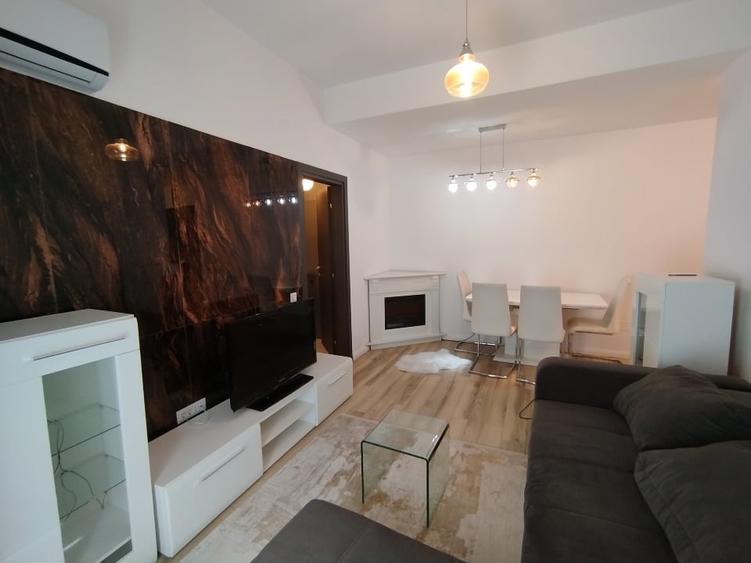 Apartament cu 2 camere decomandat, mobilat în Calea Călărașilor