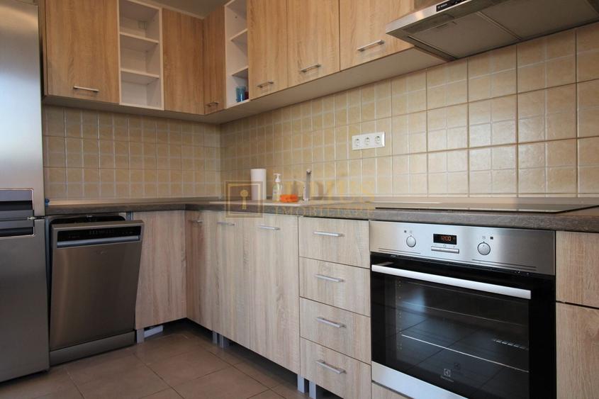 Apartament cu 2 camere semidecomandat, mobilat în Soarelui