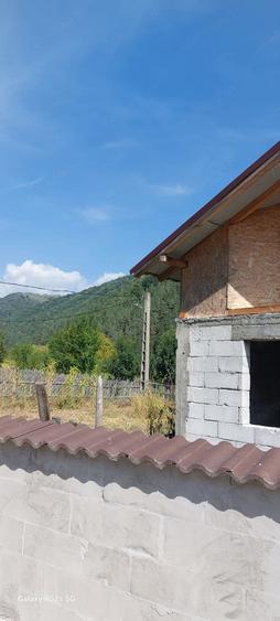 Casă cu 4 camere în Ciungetu