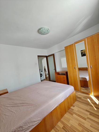Apartament cu 2 camere semidecomandat în Piața Unirii