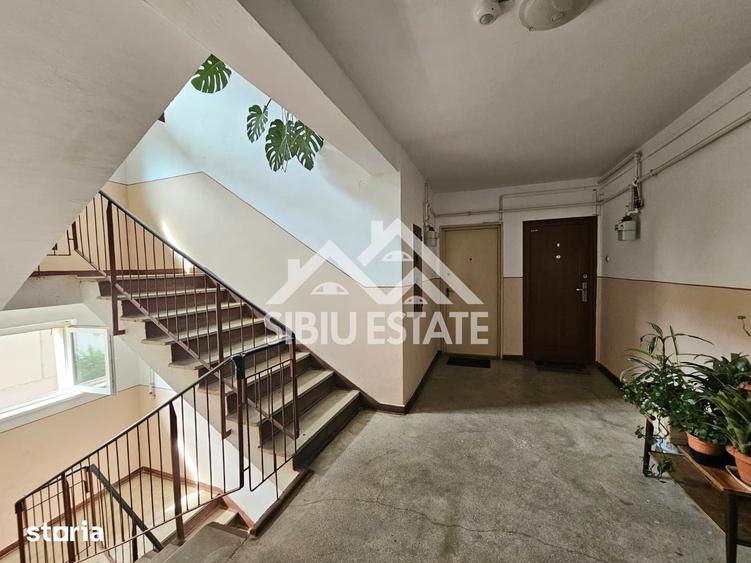 Apartament cu 2 camere decomandat în Valea Aurie