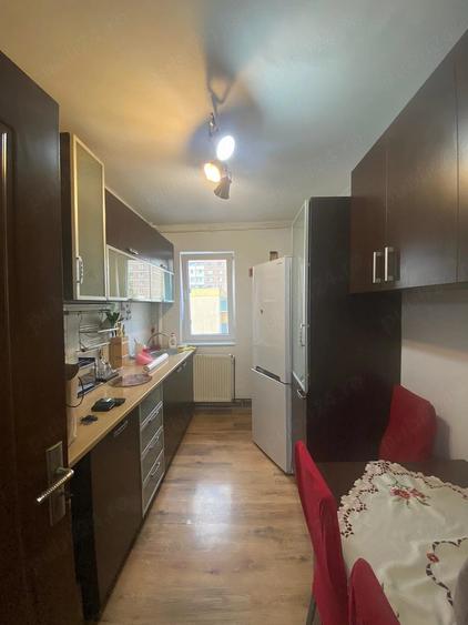Apartament cu 2 camere semidecomandat în Astra