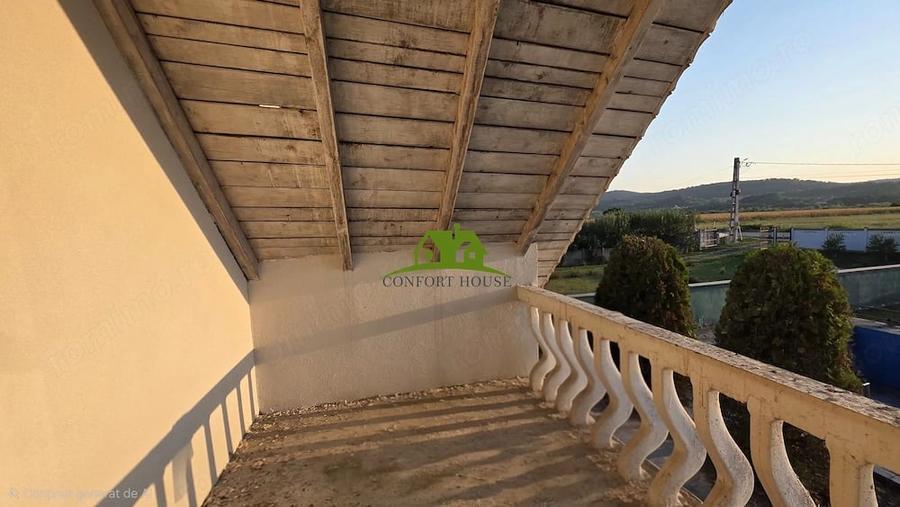 Casă cu Teren 3600 Mp în Slăvitești