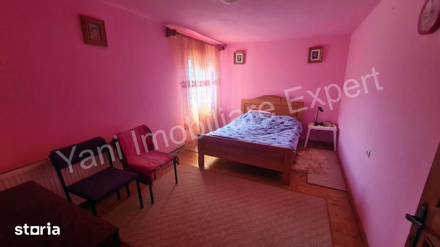 Casă cu 3 camere cu Teren 2469 Mp în Nucșoara