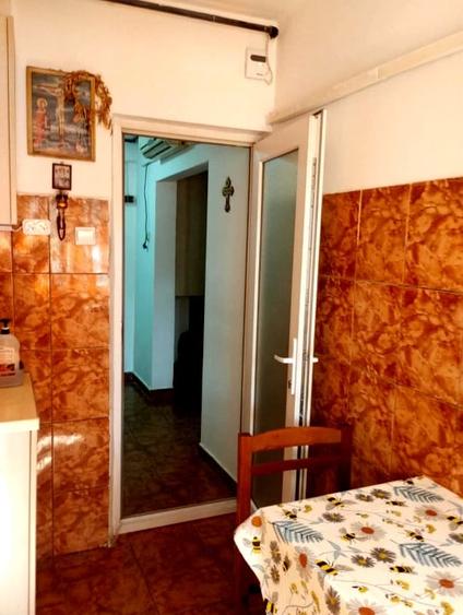 Apartament cu 2 camere decomandat, mobilat în CET