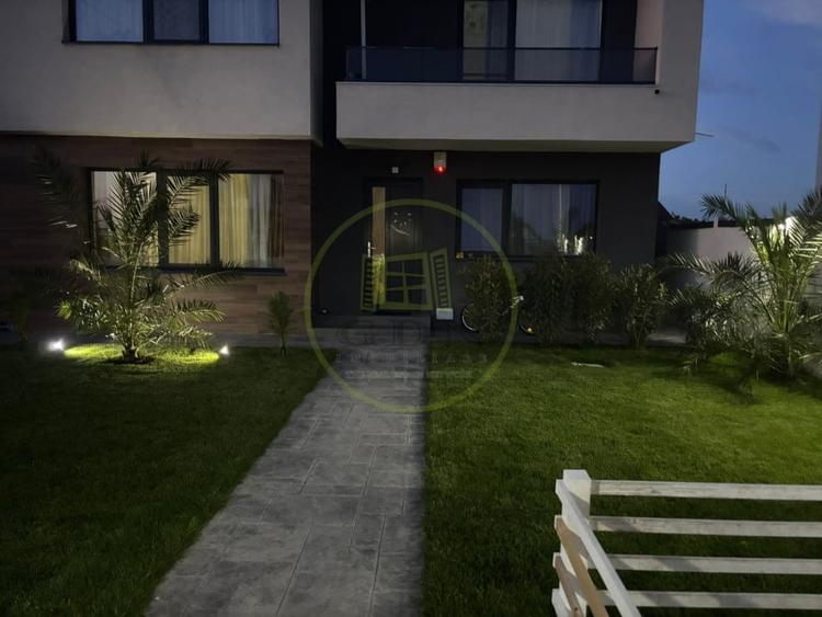 Casă individuală cu 4 camere cu Canalizare în Malu Mare