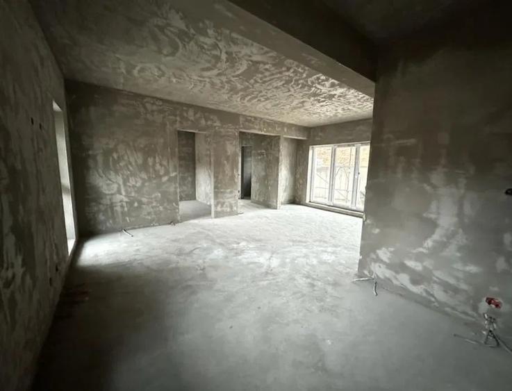 Duplex cu 4 camere cu Garaj în Florești