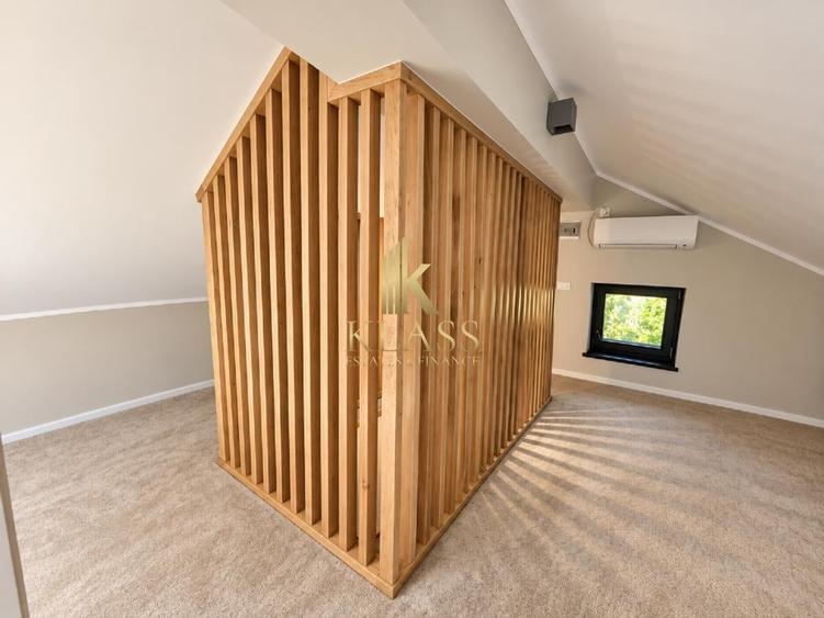 Duplex cu 5 camere cu Canalizare în Iancu Nicolae