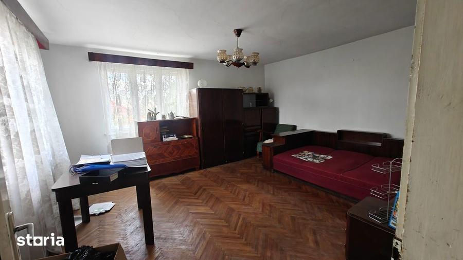 Casă cu 3 camere cu Canalizare în Gruia