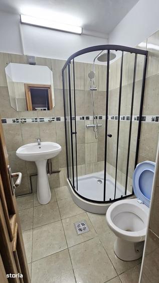 Apartament cu 4 camere decomandat în Tătărași