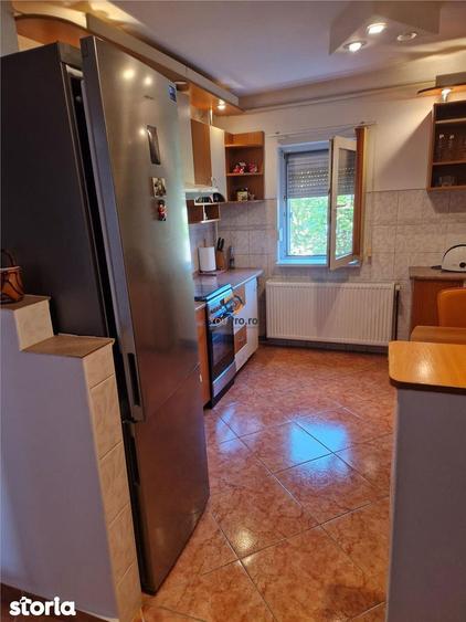 Apartament cu 3 camere decomandat în Șagului
