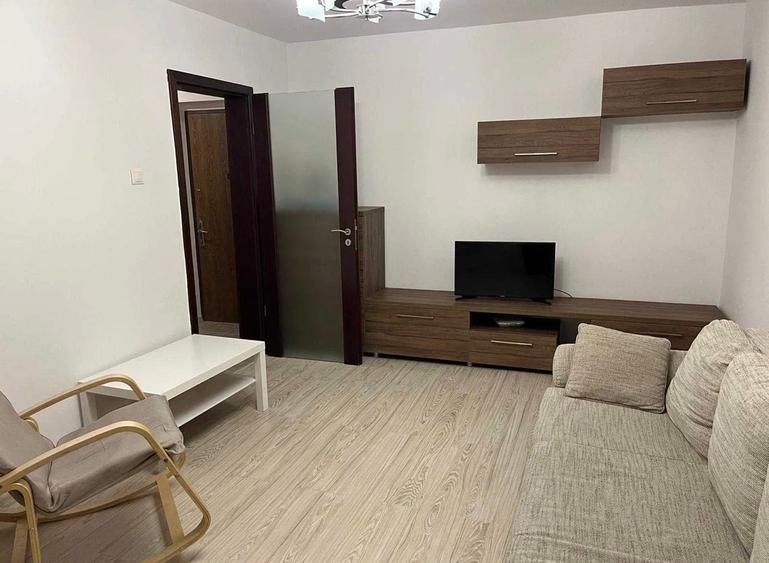 Apartament cu 3 camere decomandat în Gorjului — fotografia 3