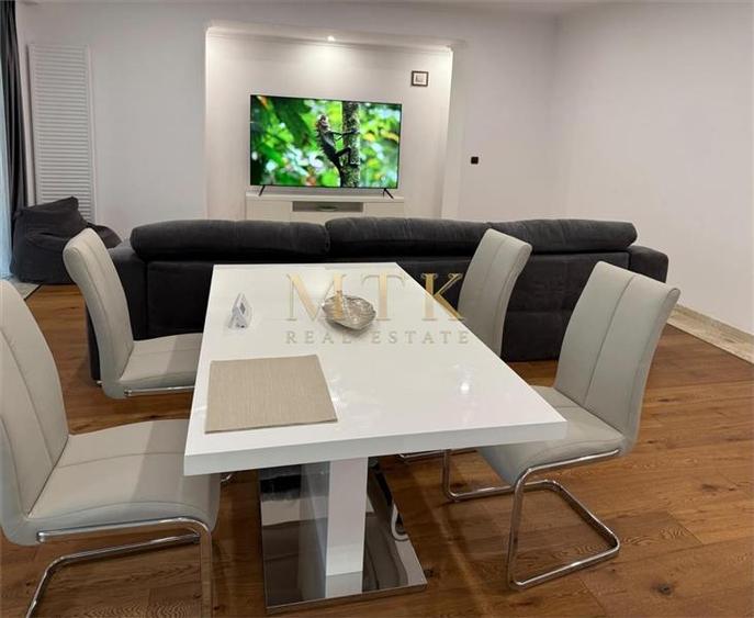 Apartament cu 3 camere decomandat, mobilat în Arcul de Triumf