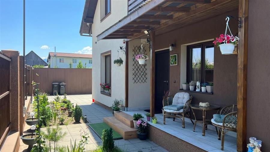 Casă individuală cu 4 camere cu Canalizare în Stupini
