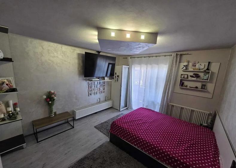 Apartament cu 3 camere decomandat, mobilat în Florești