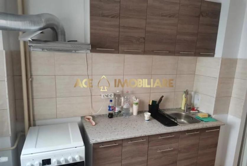 Apartament cu 3 camere decomandat, mobilat în Iancului
