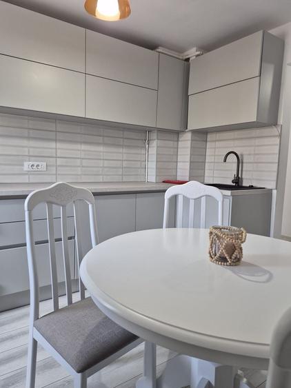 Apartament cu 2 camere decomandat, mobilat în Lenin