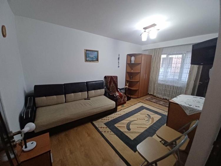 Garsonieră decomandată în Central