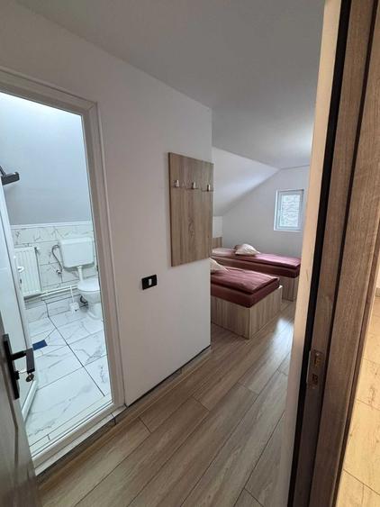 Casă cu 4 camere în Căpățânenii Ungureni