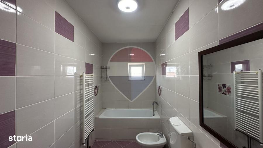 Apartament cu 3 camere decomandat în Soarelui