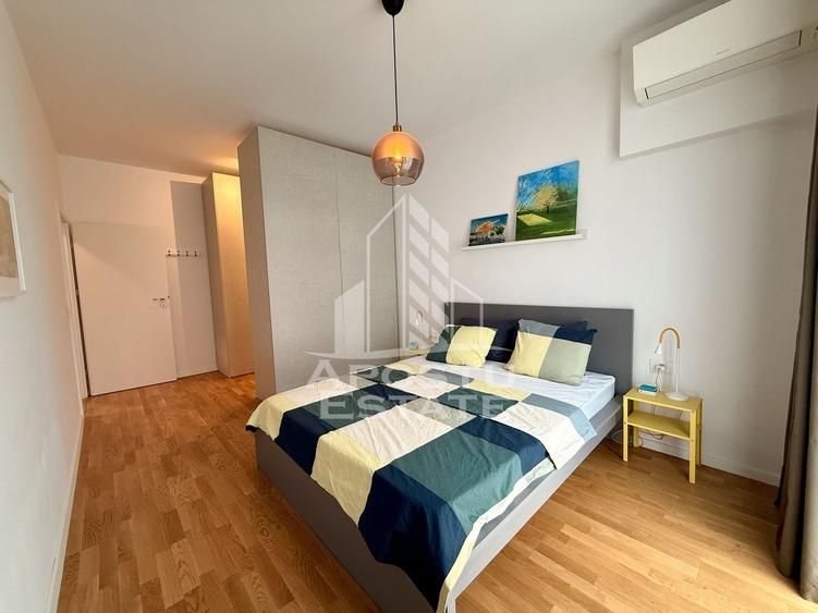 Apartament cu 2 camere decomandat, mobilat în Central