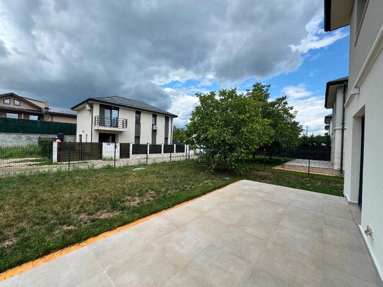 Casă individuală cu 5 camere cu Teren 590 Mp în Corbeanca