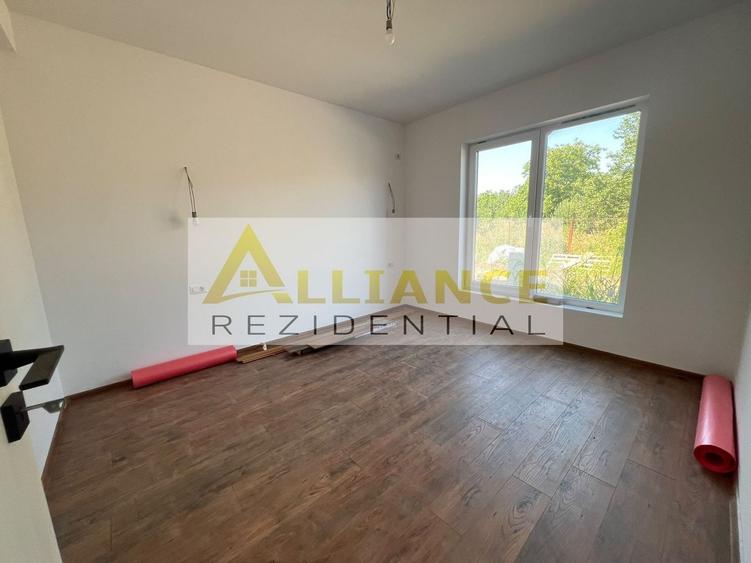 Casa Individuala - 4 camere - 400 M de STV - 12