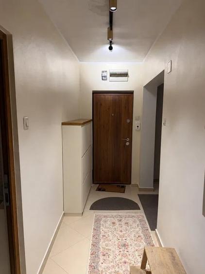 Apartament cu 3 camere semidecomandat în Drumul Taberei