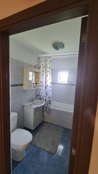 Apartament cu 3 camere decomandat în Horia