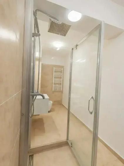 Apartament cu 3 camere nedecomandat în Virtuții