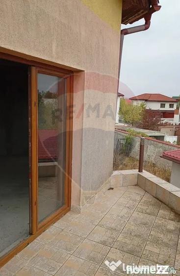 Casă cu 3 camere cu Teren 570 Mp în Săftica