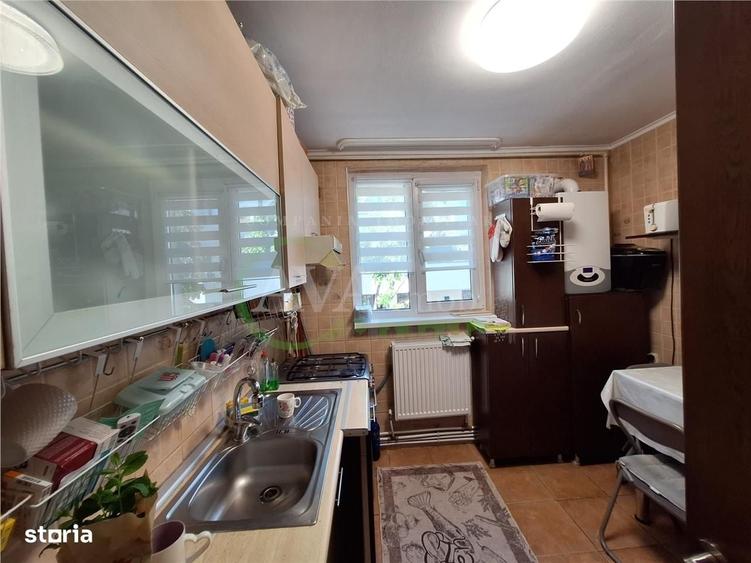 Apartament cu 3 camere decomandat în Central