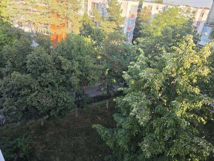 Apartament cu 2 camere semidecomandat în Trivale