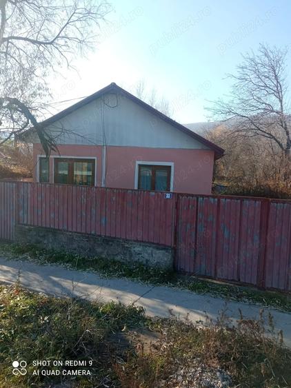 Casă cu 3 camere cu Teren 1000 Mp în Varnița