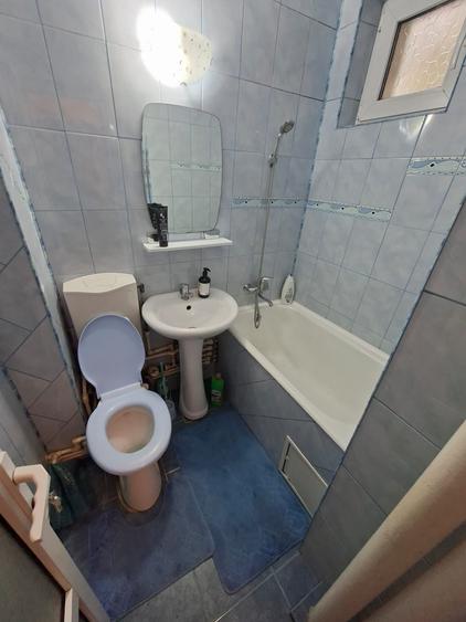 Apartament cu 2 camere semidecomandat în Podu Roș