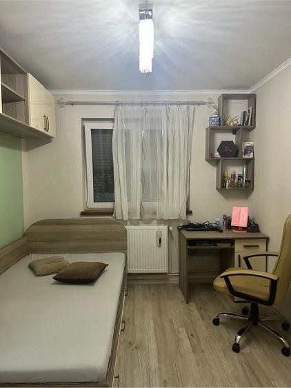 Apartament cu 3 camere decomandat în Exterior Vest