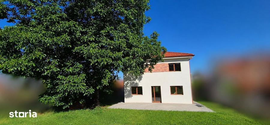 Casă cu 4 camere cu Teren 700 Mp în Apahida