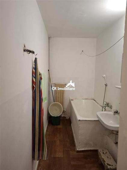 Garsonieră decomandată în Vitan