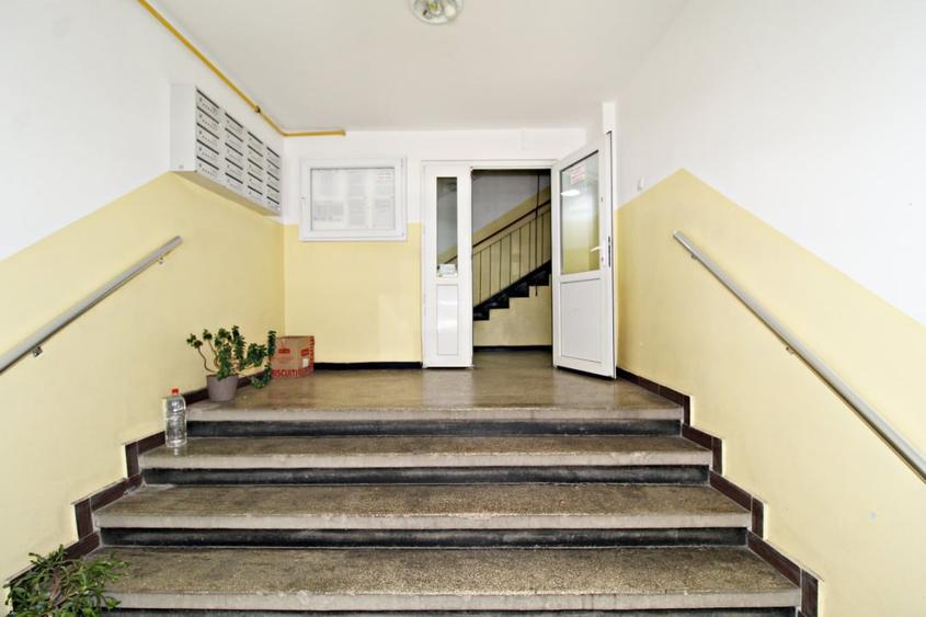 Apartament cu 3 camere decomandat în Inel II