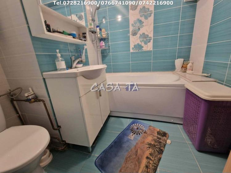 Apartament cu 4 camere decomandat în Central