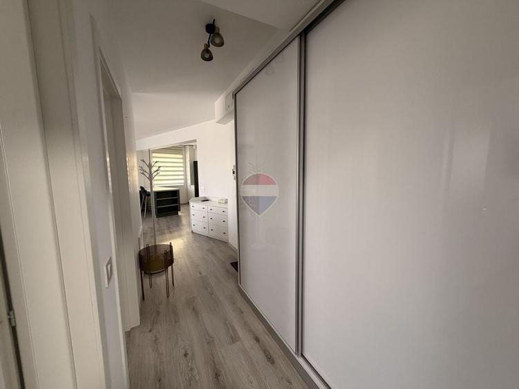 Apartament cu 3 camere decomandat, mobilat în Orașul Nou