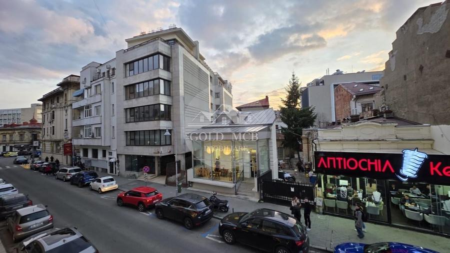 Apartament cu 2 camere semidecomandat, mobilat în P-ța Romană